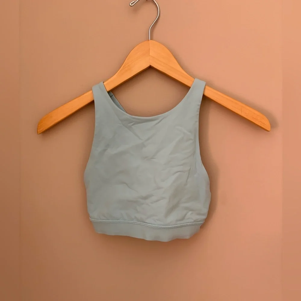 Lululemon Light Blue Sports Bra Size 2 with criss cross back - Picture 4 of 7